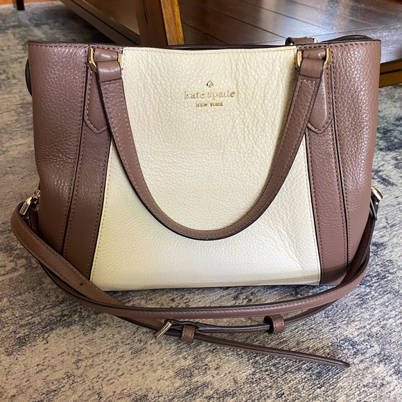 kate spade Handbags - GUC! Kate Spade small crossbody, brown and cream.